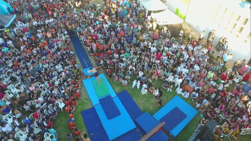 Más de 3000 personas en el festejo de los polideportivos municipales