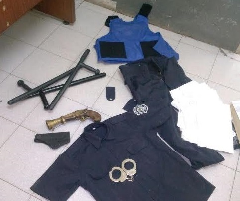 Recuperan prendas policiales utilizadas por delincuentes