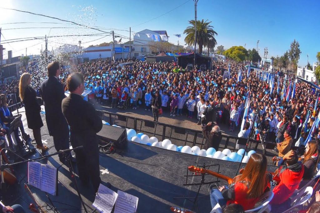 Más de 2000 alumnos prometieron fidelidad a la bandera en Garín