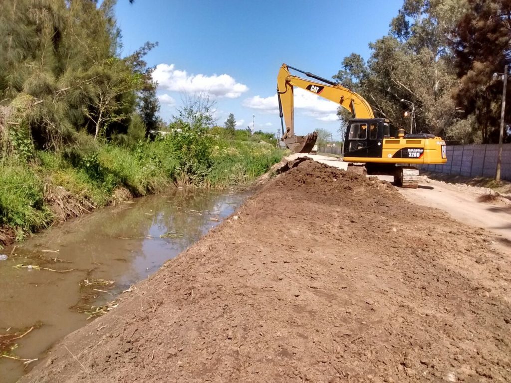 Continúa la limpieza arroyos y zanjones para prevenir inundaciones
