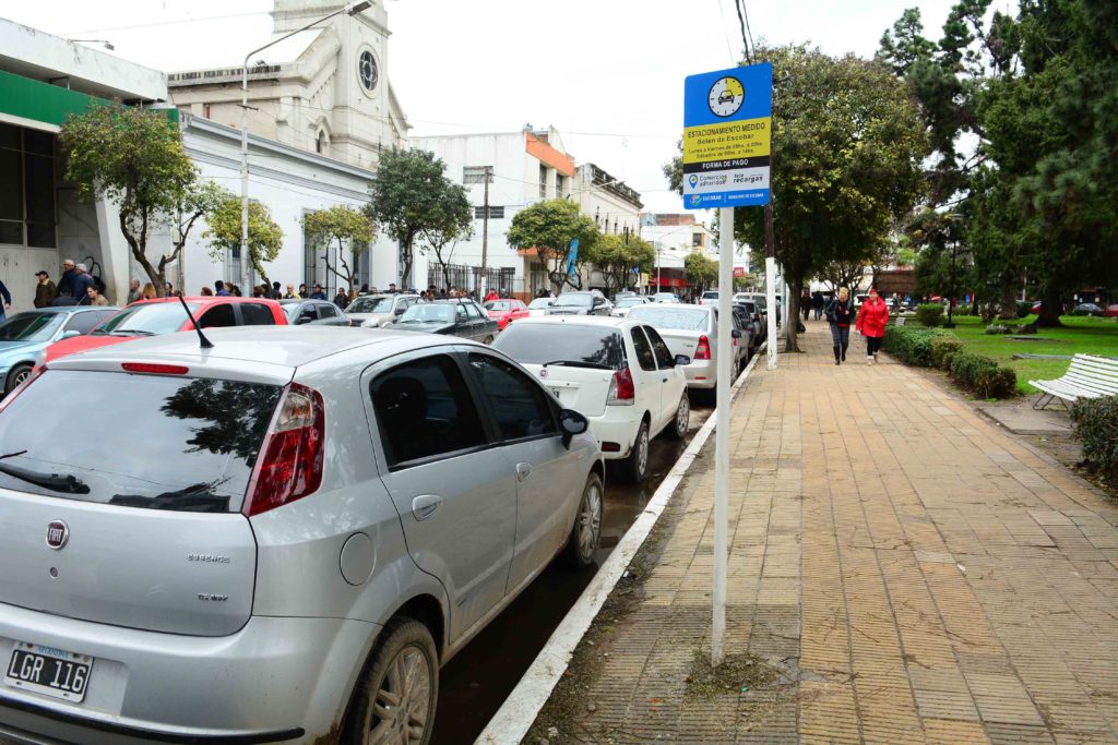 Vuelve el estacionamiento medido: cuáles son las calles, los horarios y los costos