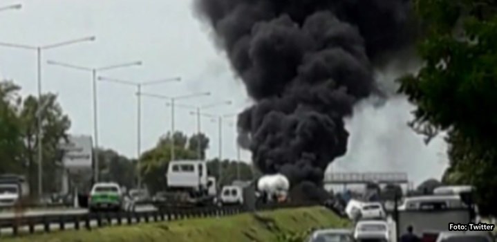 URGENTE: Explota un camión con gas butano en la Panamericana