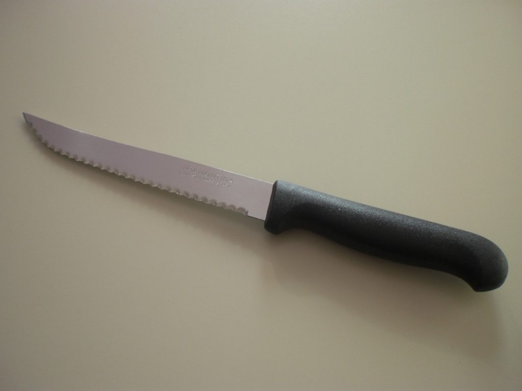 cuchillo remisero vecina apuñalar robarle