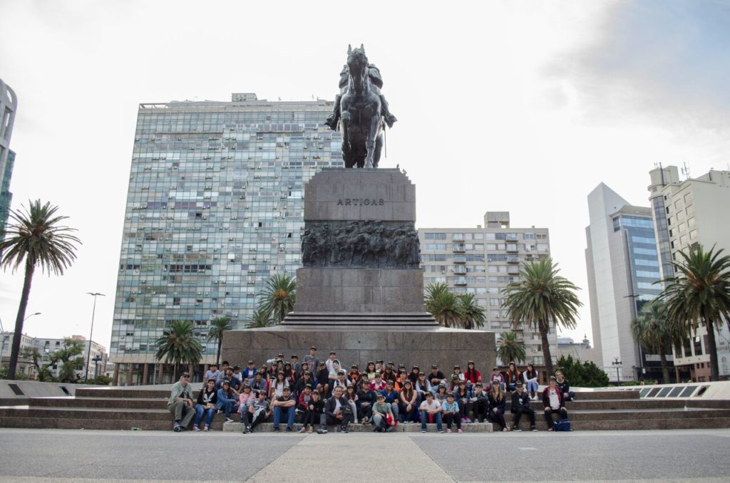 La orquesta municipal Tunquelén concluyó su intercambio cultural en Uruguay