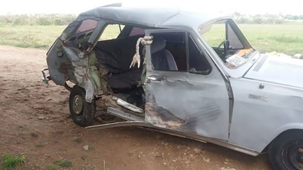 Camioneta embiste a un Renault 6 y deja 2 heridos: denuncian que el conductor estaba borracho