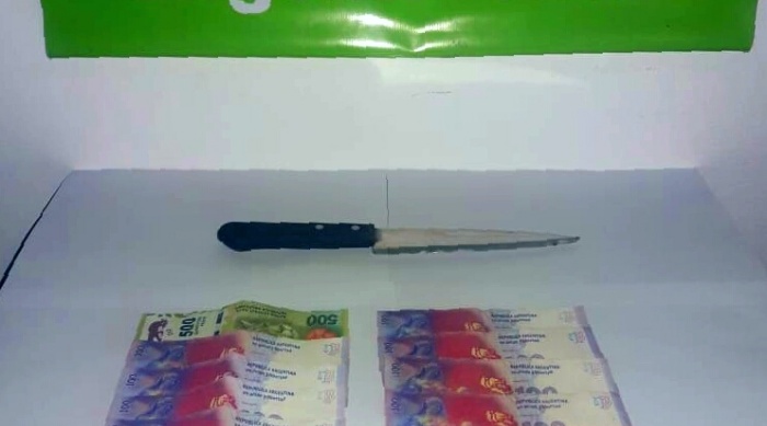 Roban un supermercado chino con un cuchillo de cocina