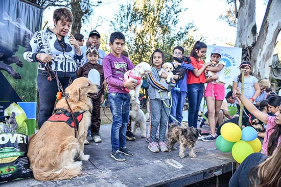 Vecinos y sus mascotas festejaron el Día del Animal en la Granja Don Benito