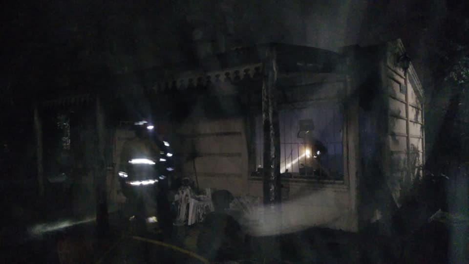 Voraz incendio destruyó una casa en Belén