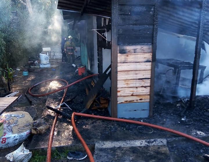 Una familia perdió todo al incendiarse su casa