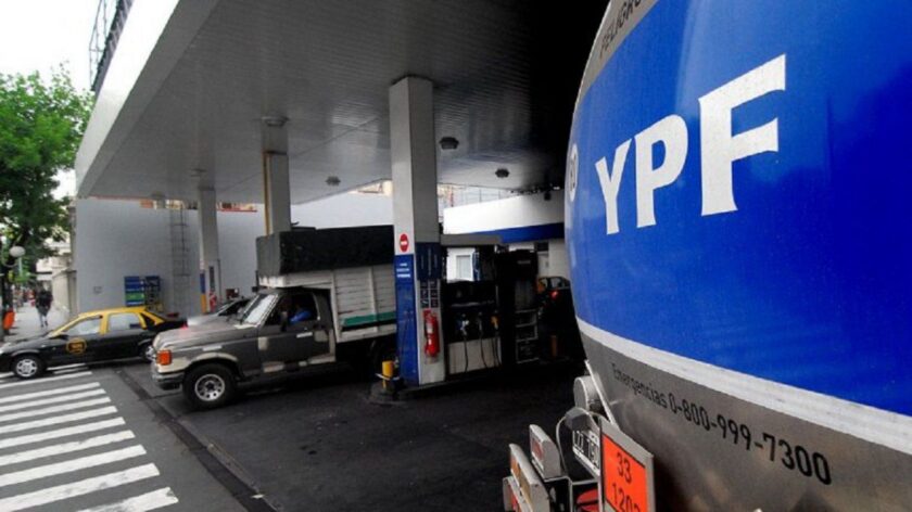 YPF aumentó las naftas un 3,5%: es la segunda suba en un mes