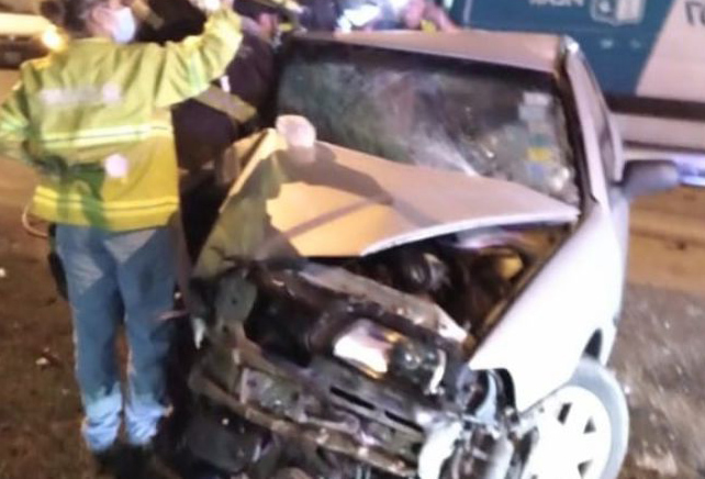 Un conductor murió tras chocar de frente con otro auto en la ruta 25