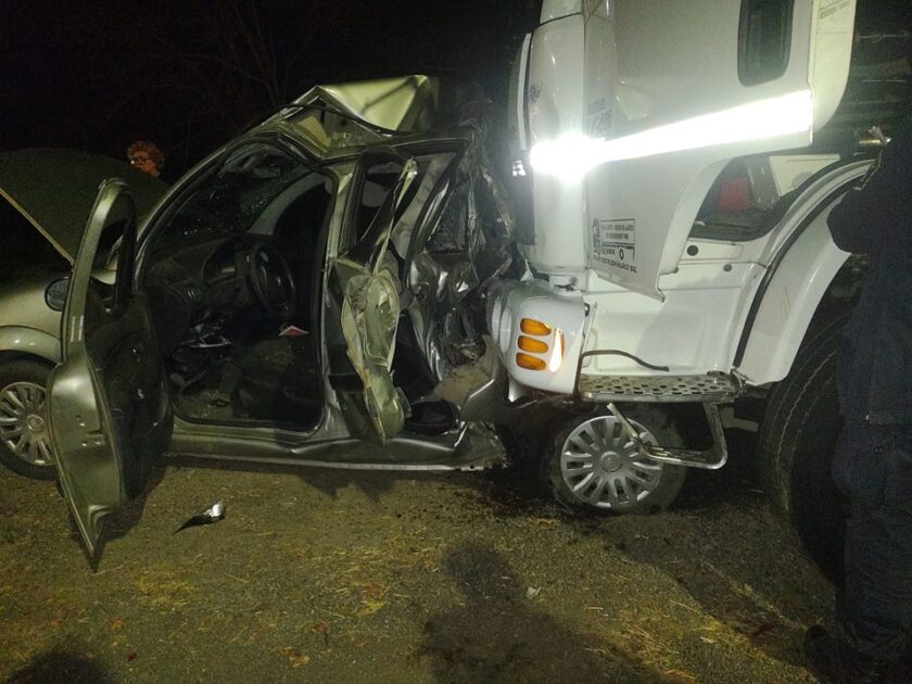 URGENTE – Impresionante choque entre un camión y un auto en Panamericana: hay dos heridos